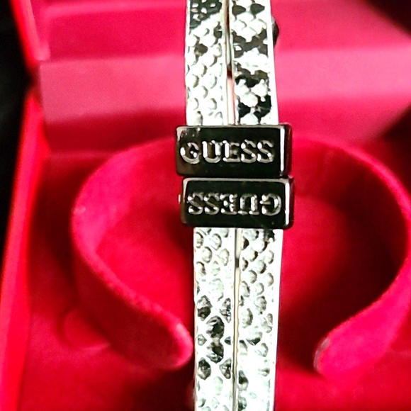Guess Bracelet with Magnetic Clasp-NWOT - Picture 7 of 7